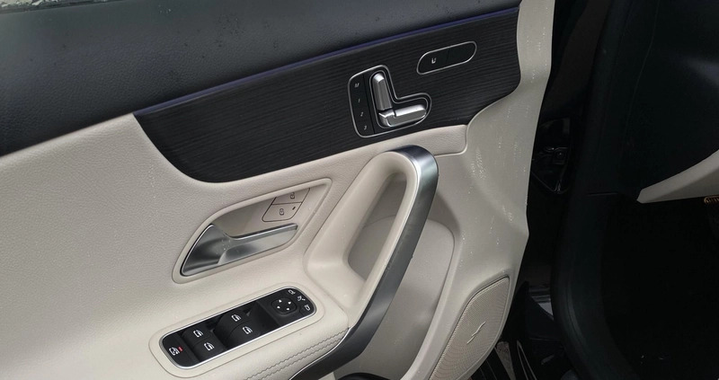 Mercedes-Benz Klasa A cena 212599 przebieg: 5, rok produkcji 2024 z Piaseczno małe 277
